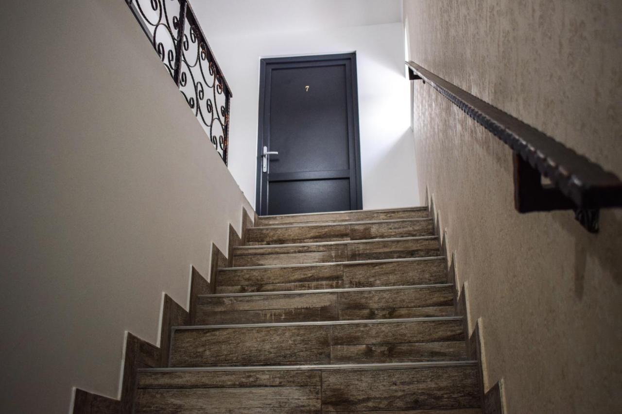 B House Rooms Iasi Exterior foto