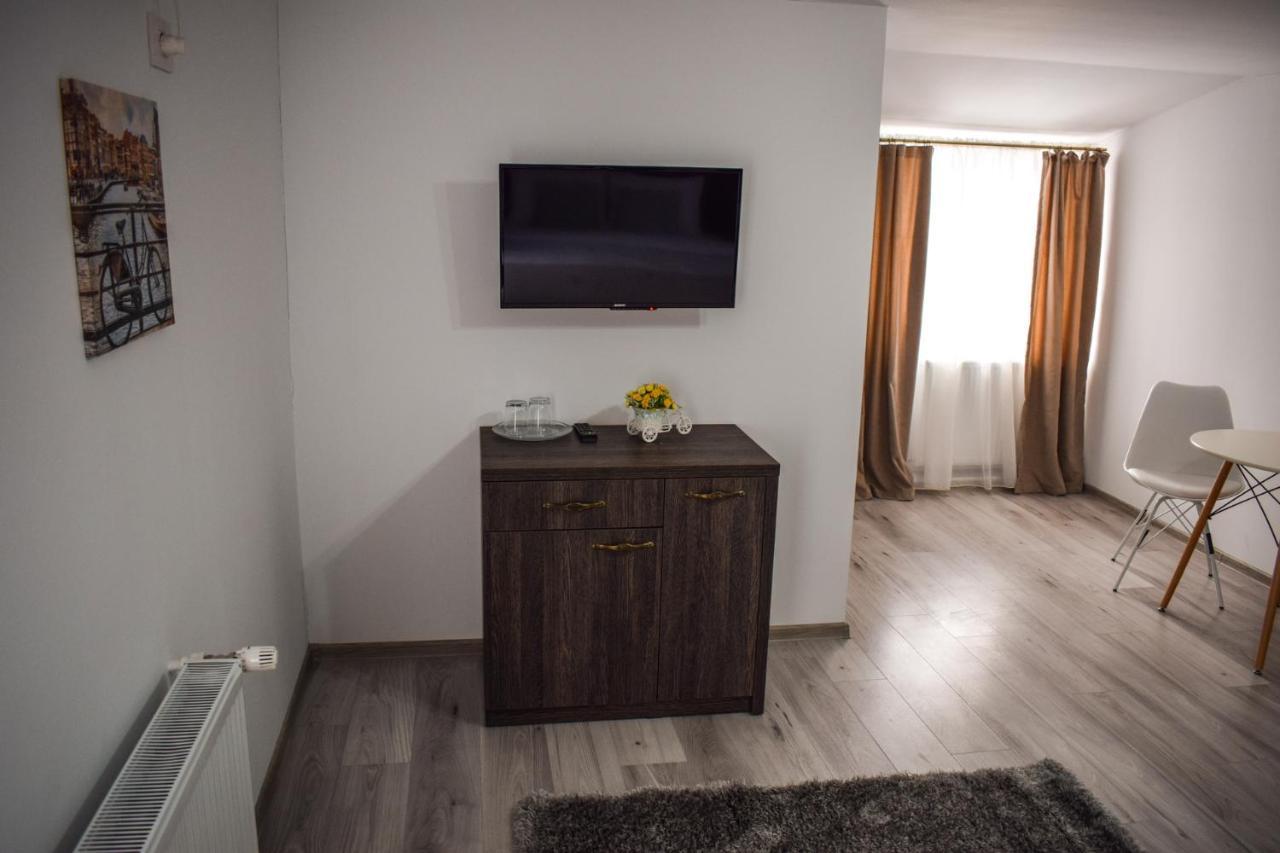 B House Rooms Iasi Exterior foto