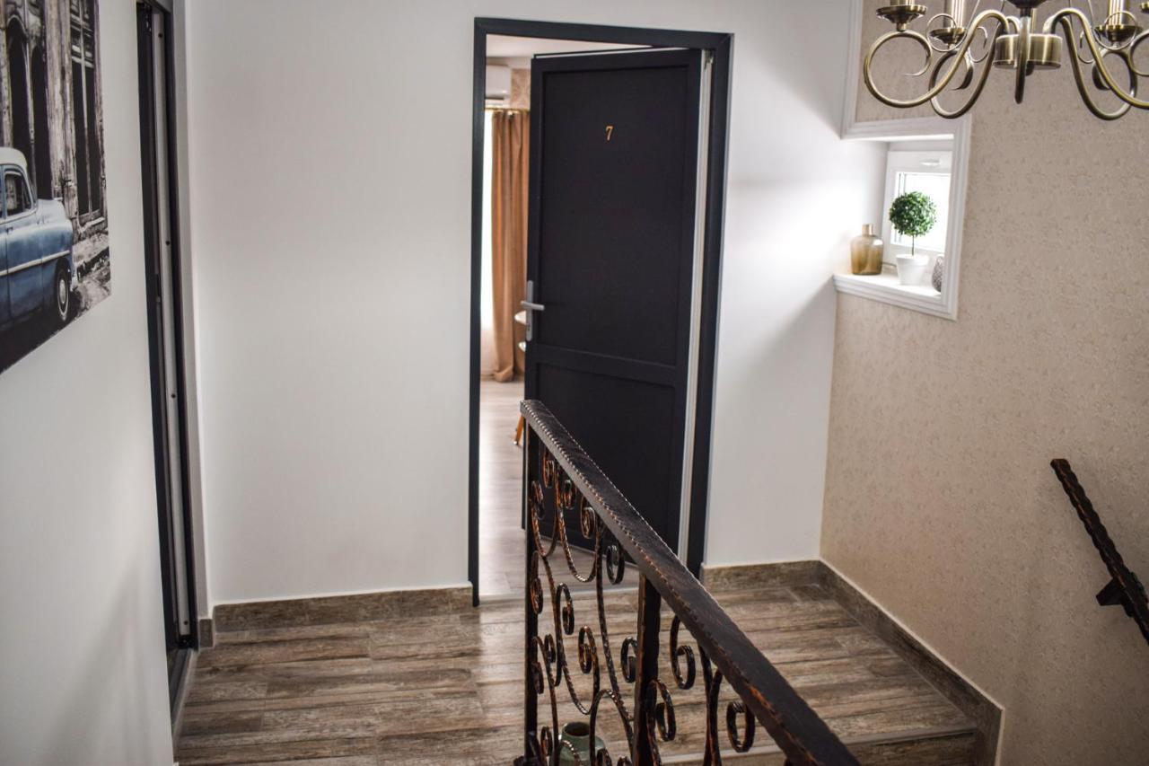 B House Rooms Iasi Exterior foto